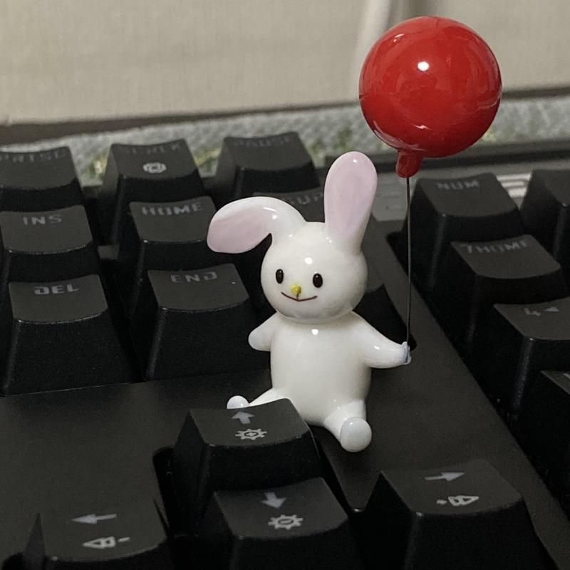 안녕 내 이름은 없어. 하지만 나는 여행을 다니는 모험가야! 잘 부탁해 앞으로 내가 여행 다니는 곳곳, 친구들을 소개해줄게!