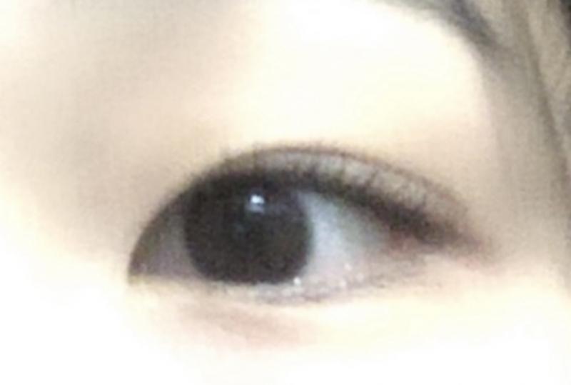 오늘은 좀 신경 쓴 학교 갈 때 애교살만 그리는 메컵인데 위랑 차이 나?