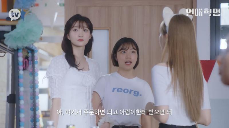 제일 왼쪽에 있는 분! 아는 사람 있으면 알려주라...ㅠㅠ