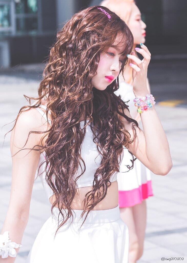 이 메컵 말하는거 맞음 왜 다들 별로라 하는거야 완전 아이돌의 표본같아 싀발 존ㅇㅖ