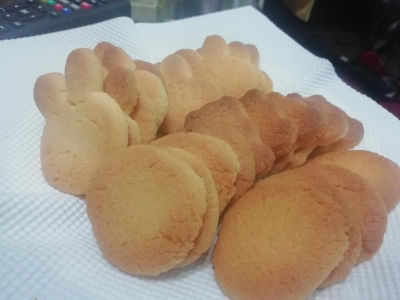 >>53 이어서!!! 버터쿠키랑 맛탕, 푸딩!! 푸딩은 캬라멜소스도 같이 만들었어ㅎㅎ