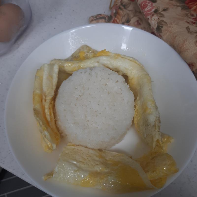 접시에 담아...준다... 다른 반찬과 맛있게 먹으면 끝.