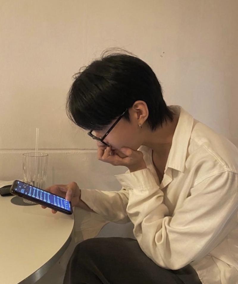 >>247 음 남자 머리라! 요즘은 리프컷이 대세야 남녀 모두 하는머리긴한대 스탈이 달라 여자리프랑 남자리프랑! 난 남자리프 추천해 넘이뻥 글구
