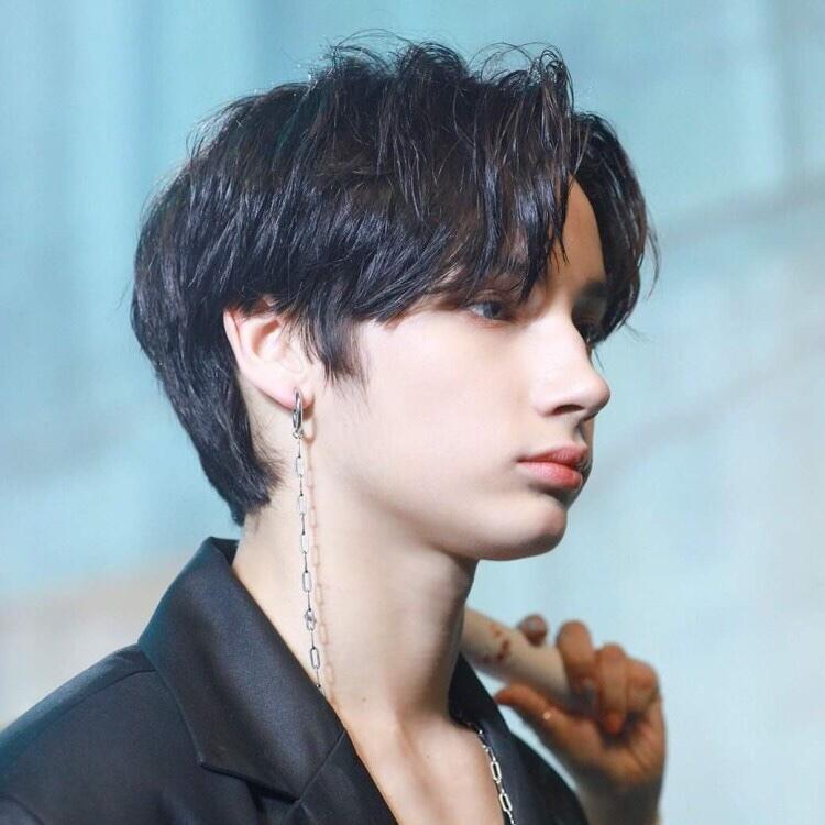 사실 최애는 휴닝이야 볼살 봐 진짜...카이 사랑해...
