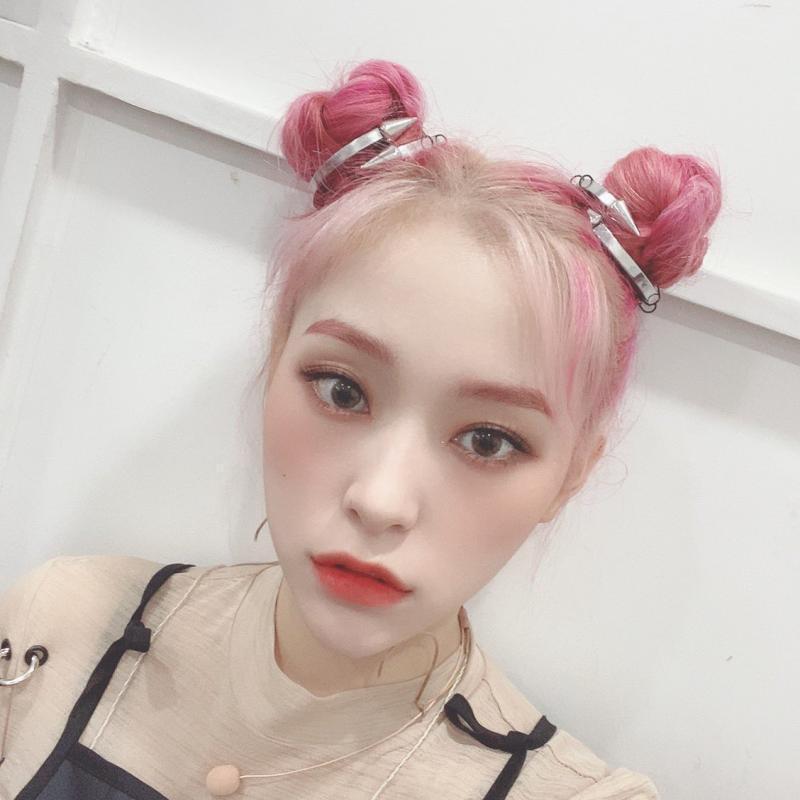 >>814 잘 부탁해!! 그리고 화음 가능한데 어디 부분 붙이면 되는지 알려줘! 내 캐릭터는 검정 뿌까머리에 고양이 눈으로 부탁해용 자료사진 투