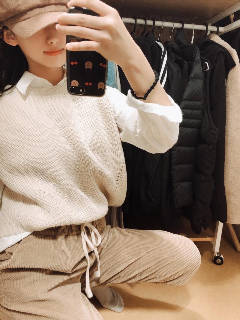 대충 입어봤는데 이상해...??? ㅜㅜㅠ 나 진짜 급해 한번만 도와줘....