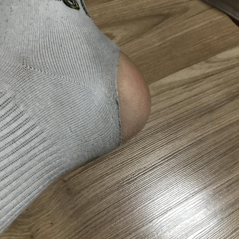 구멍 존나 큰데 스타킹 때문에 1도 안느껴젔다고...