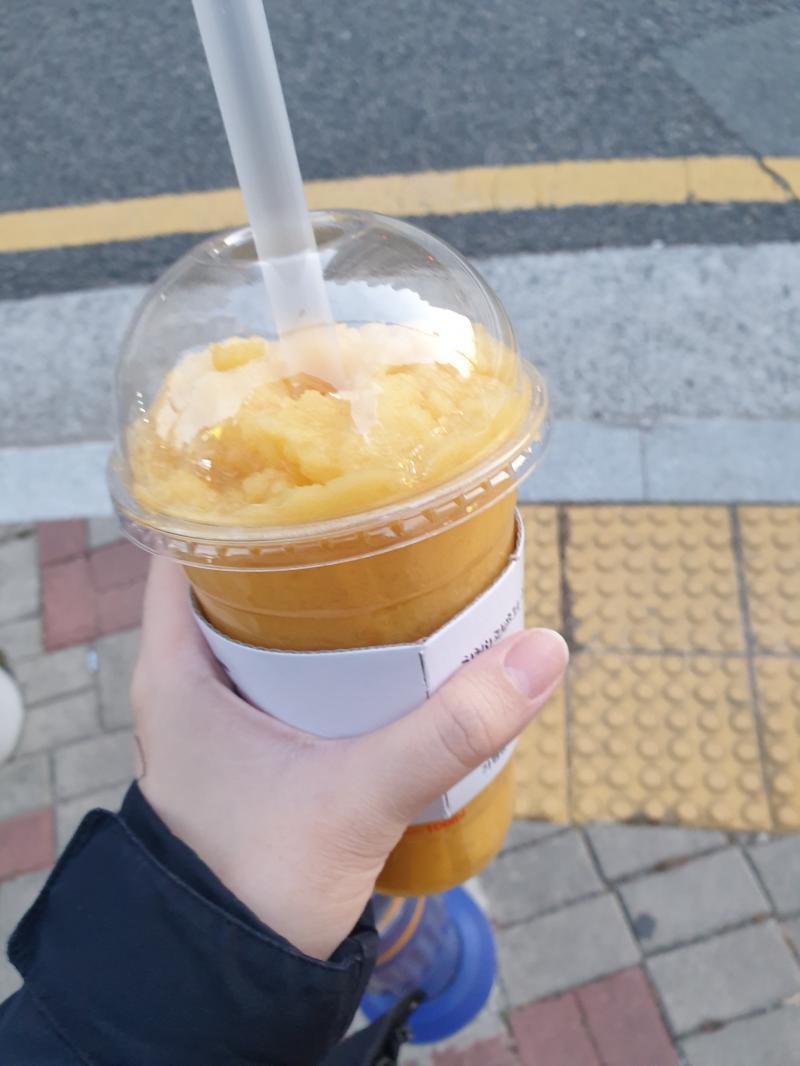 겨울에는 시원한 오렌지 스무디지 ㅋㅋㅋㅋㅋㅋㅋ