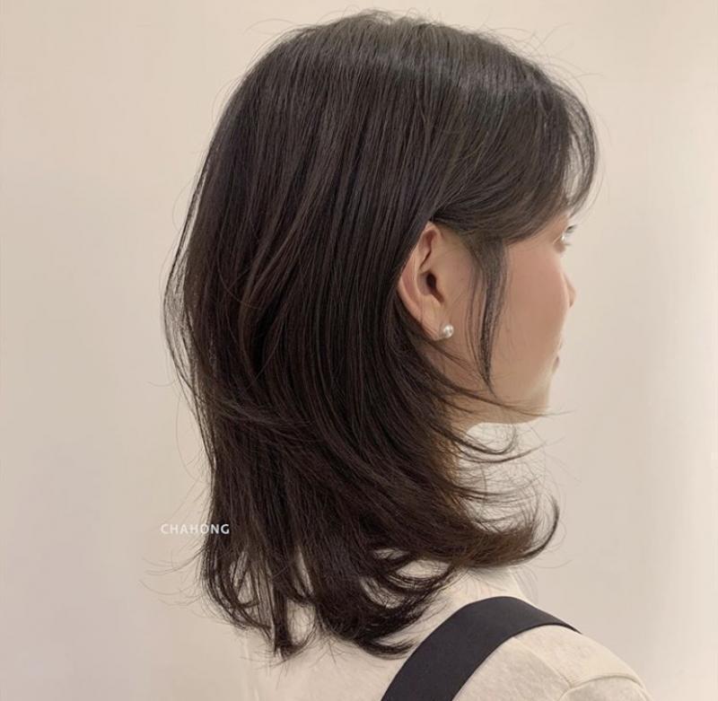 스레 첨부터 보다가 궁금한게 생겼는데!! 레주가 예전에 올린 레이어드컷 사진처럼 자르고 싶거든?? 그리고 내 머리가 숱많고 반곱슬이라서 매직을