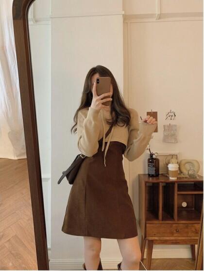 요런 옷이얌 레이어드해서 입었는데 괜찮더라구 물론 위아래 세트로 살꺼얌