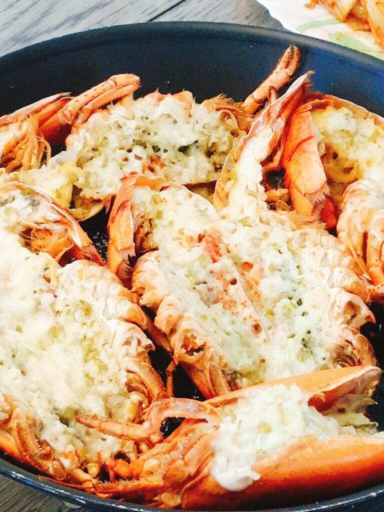 >>6 점심은 크리스마스 겸 이거 해 먹음 존맛이긴 하더라 엄마 최고