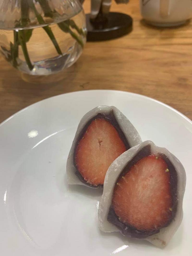 밥먹고 디저트로 딸기모찌 냠냠