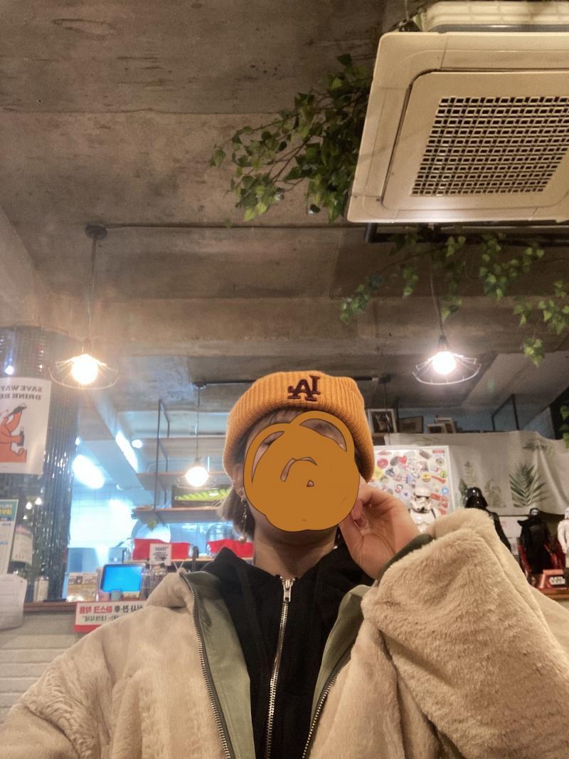 이건오때 바지는 부츠컷 트레이닝복인데 첨부핡사진이 없네ㅠ
