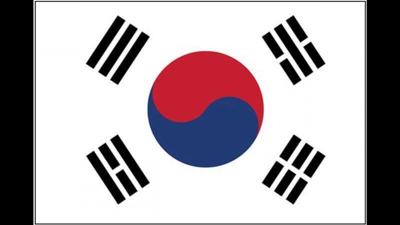 나는 자랑스러운 태극기 앞에 자유롭고 정의로운 대한민국의 무궁한 영광을 위하여 충성을 다할 것을 굳게 다짐합니다.