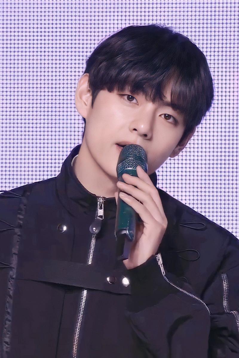 태태 요즘 미모 물오름.. 물론 다른 멤들도 다 이뽀 💜ㅠㅠ