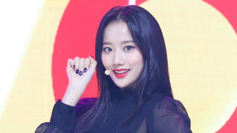 광대가 가장..... 예쁜.. 이거 진짜 조녜 아니니 얘들아 정말 나 에이프릴 팬 될뻔 했자너