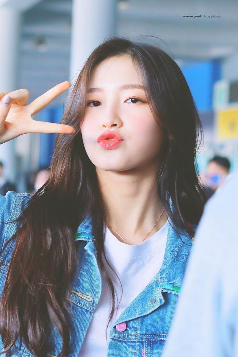 옴걸 아린 진짜 너무 귀엽게 생겼어... 예쁘기도 하고ㅠ 무쌍인데 귀엽고 예쁜 사람 많이 못봤는데 진짜 취저임ㅠㅠ