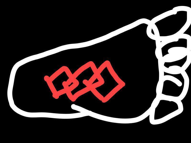옛날에 유딩때 집에서 도미노로 놀았었는데 그 구슬 떨어지는 사다리 있잖아 그걸 항상 나는 안썼어 내가 쓰러트리고 싶어서 그래서 그 사다리는 항상