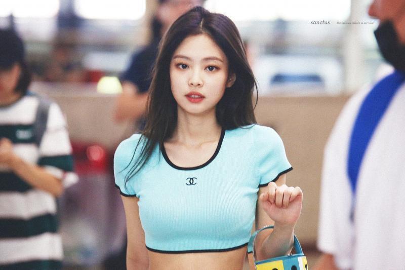 개인적으로 제니!! 얼굴도 얼굴인데 하이틴스럽고 고급지게 옷도 잘입어서 가끔 찾아보는 아이돌 중 하나야!
