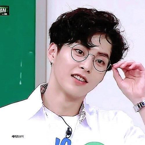 >>20 후.... 역시 큥이랑..... 슈밍.. 하.... 후.... jinjung...