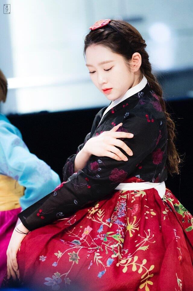 옴걸 지호 진짜 예쁜거같아