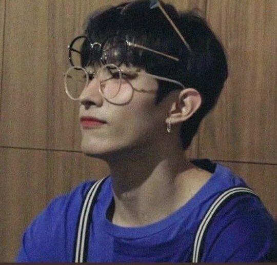 최애 승관이와.. 객관적으로 안경 잘어울리는 남돌 도겸이..