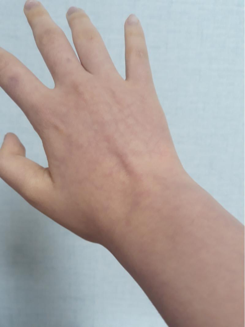 지금 덜덜 떨면서 먹고있음.실제로 보면 더함