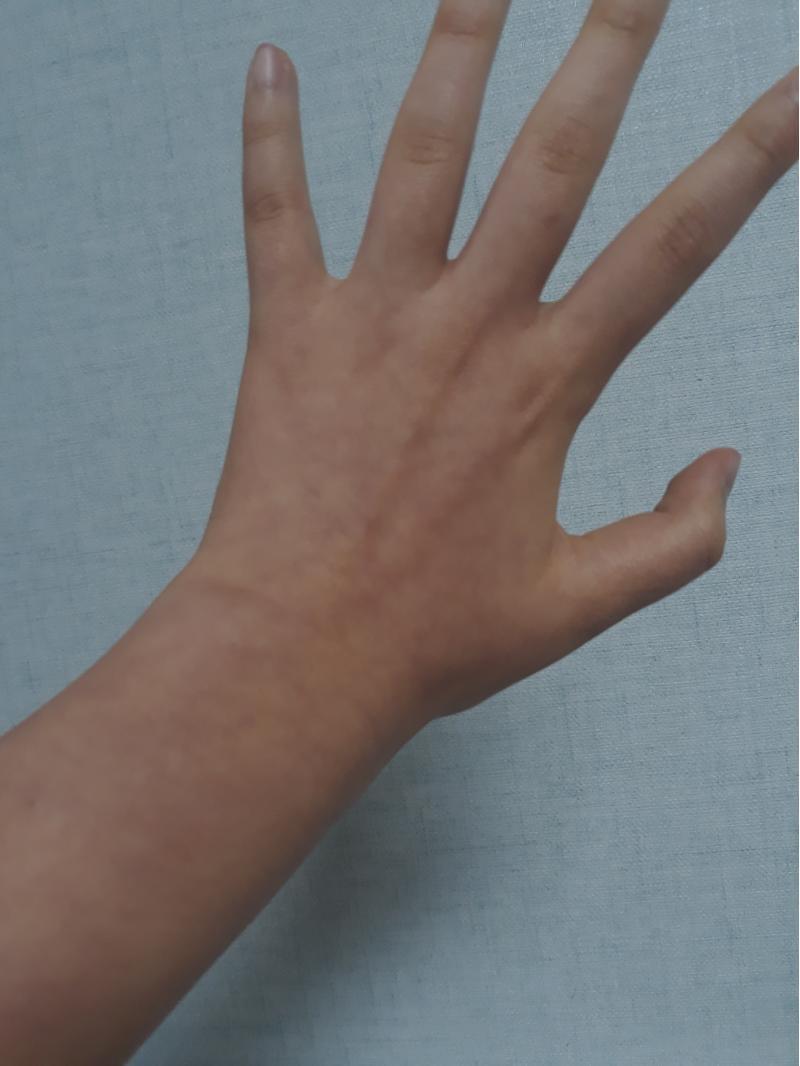 지금 덜덜 떨면서 먹고있음.실제로 보면 더함