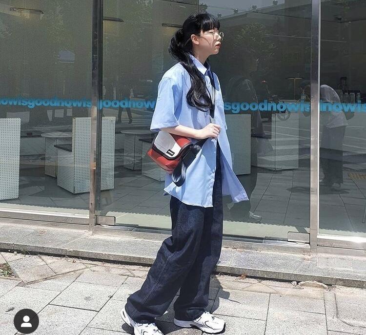 >>3 왜 난 예쁘냐... 힙하게 입으면 이쁠듯 요런 느낌으로