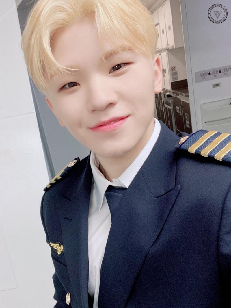 동글동글 작고 귀여운 세븐틴 우지 봐줘... 무려 키가 165....