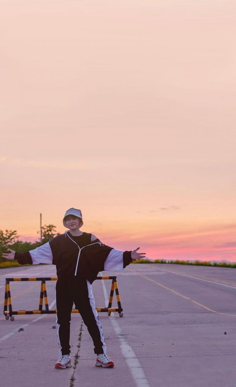 동글동글하면 당연히 우리 우지!!!! 요정들중에 키가 제일 큰 걸로 유명해 MYMY 직캠이랑... Snapshoot 직캠 꼭 봐줘ㅠㅠㅠㅠㅠ 레전