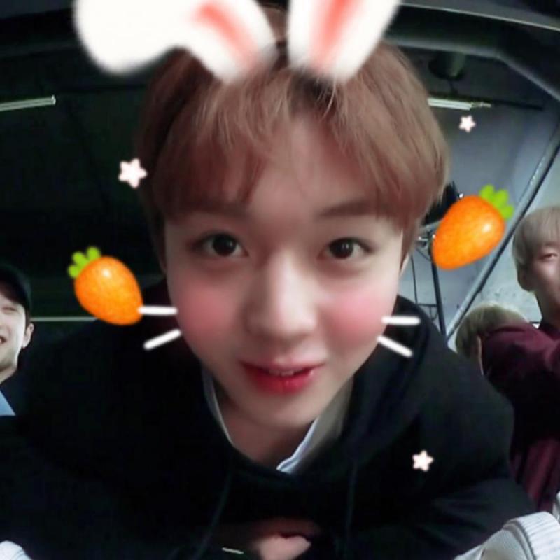 슬쩍 우리 지후니 자랑하고 가여... 사람이 귀여워도 이렇게 귀여울 수 없어....