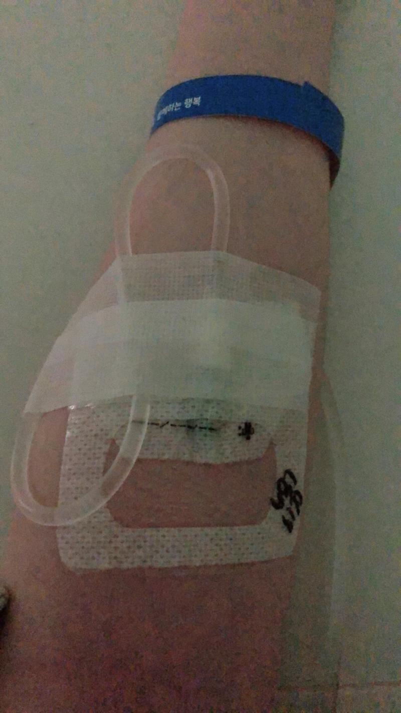 >>38 고마워ㅠㅜㅜㅠ이제야 정신차렸다... 사실 중간에 또 너무 아파서 진통제 맞고 겨우 살아났어.. 주치의쌤 말로는 내부 장기들이 자리잡아가