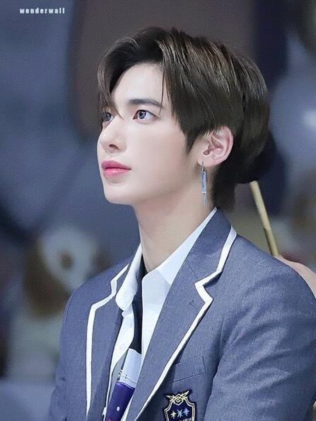 투바투 범규랑 태현 성격도 진짜 좋고 너무 잘생겨써ㅠㅠ
