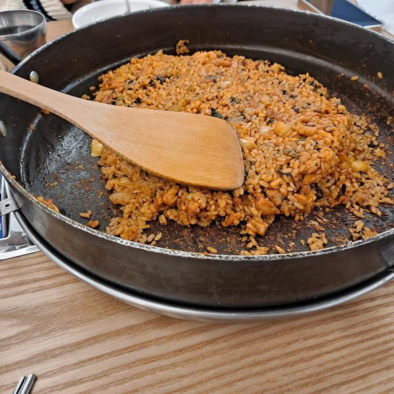 2021/01/20 오늘은 친구랑 옷 사고 와서 닭갈비 볶음밥을 먹었다!! 정말 맛있었다구~!!~!~!!