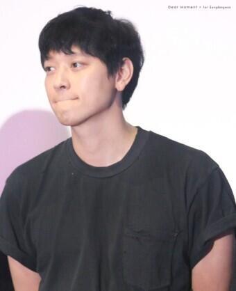 오..빠....오....빠...오.....빠.....오.....빠....... 오빠 얼굴울 여러 각도에서 보려고 움짤밖에 안다운받은게 한이다..