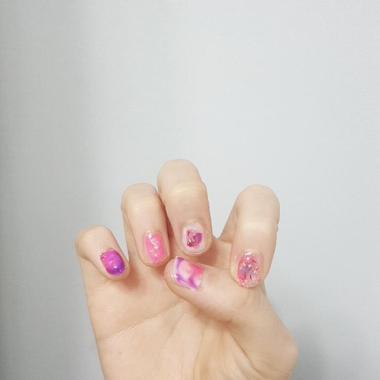손 못생긴 건 모른 척 해 줘...ㅎㅎ