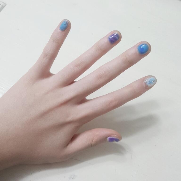 손 못생긴 건 모른 척 해 줘...ㅎㅎ