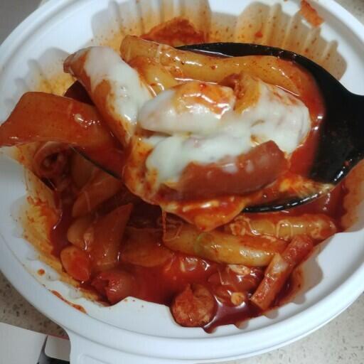 떡뽀끼랑 콜라먹고싶다리..