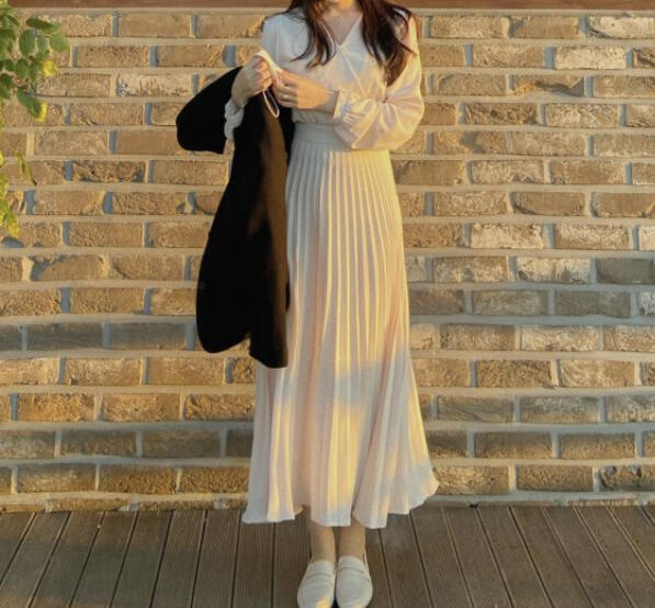 남자친구 전역하면 스냅사진 찍기로 했는데 군복이랑 잘 어울릴만한 옷좀 골라줘ㅠ 색은 아이보리색!