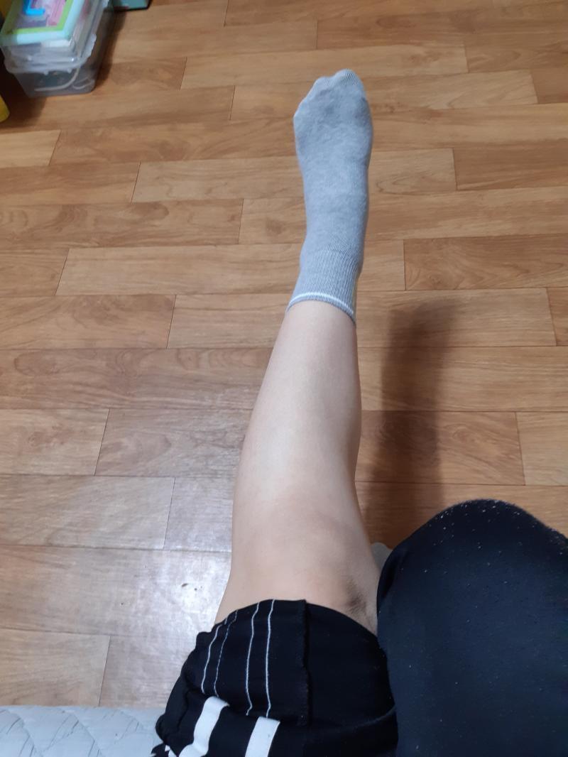 종아리 관리한다고 발 뒷꿈치 부터 들어서 걸었거든 만약 휘었으면 어떻게 교정하면 되는지 말해줘 참고로 도구없이