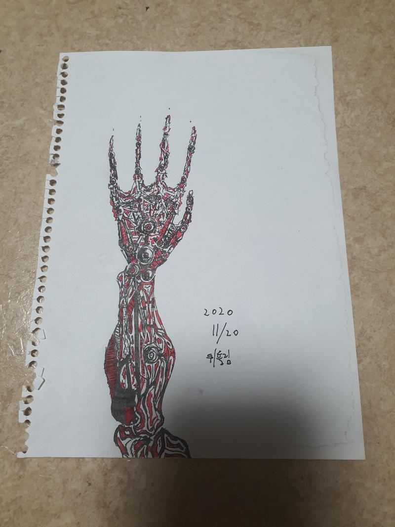 >>18 이번에는 컬러링을 더했다. 대충 빨간색 더하면 컬러링으로 실패할 일은 없더라