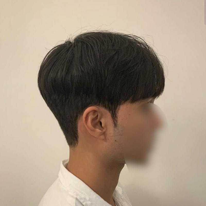 왼쪽은 내 머리인데 오른쪽같은 머리로 하고싶어 투블럭 상고인데 항상 미용실에 저 사진보여주면서 이렇게 해달라고해도 저렇게 왼쪽처럼 자르는데 이거