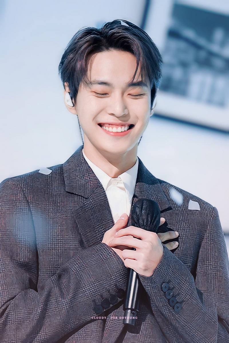 이거 내 최애 짤 .. 니가 웃으면 나도 좋아 .. 귀여워 .. 엔시티 재현 도영