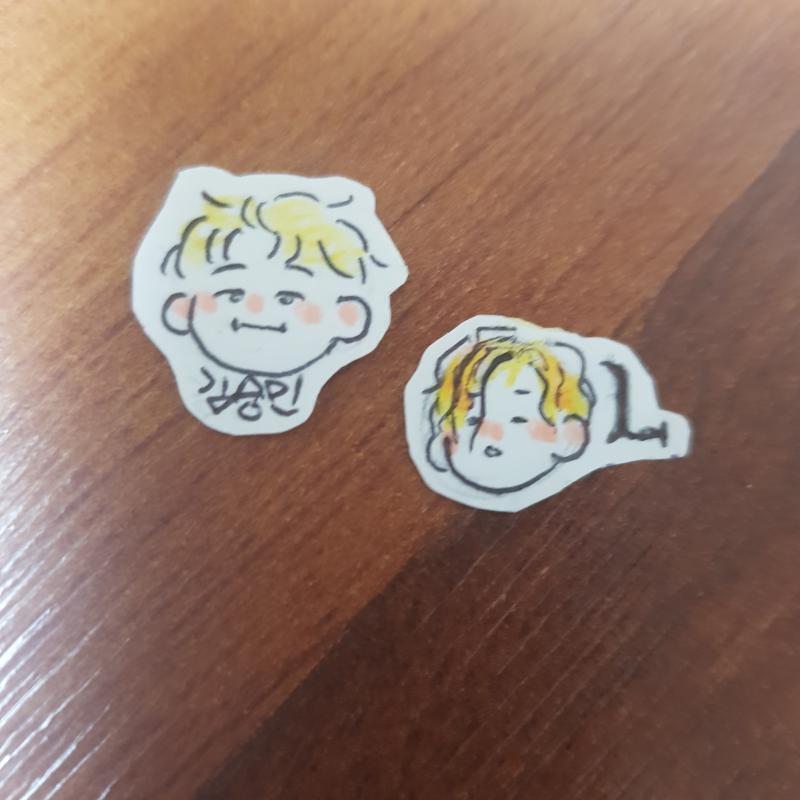 >>45 꺄아아아앙 첫 리퀘스트다아아아아 그 영광을 당신이 가져가세요옼!!와앙앙아아 (개인적으로 릴러 두건안썼을때가 리즈라고 생각함..그 사진