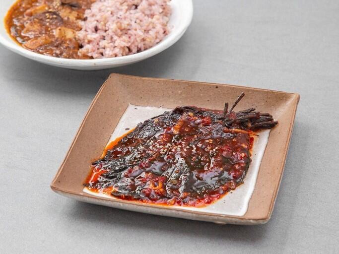 깻잎 무침..이거 한 장 한 장 바르기 너무 어려워ㅠㅠㅠㅠ