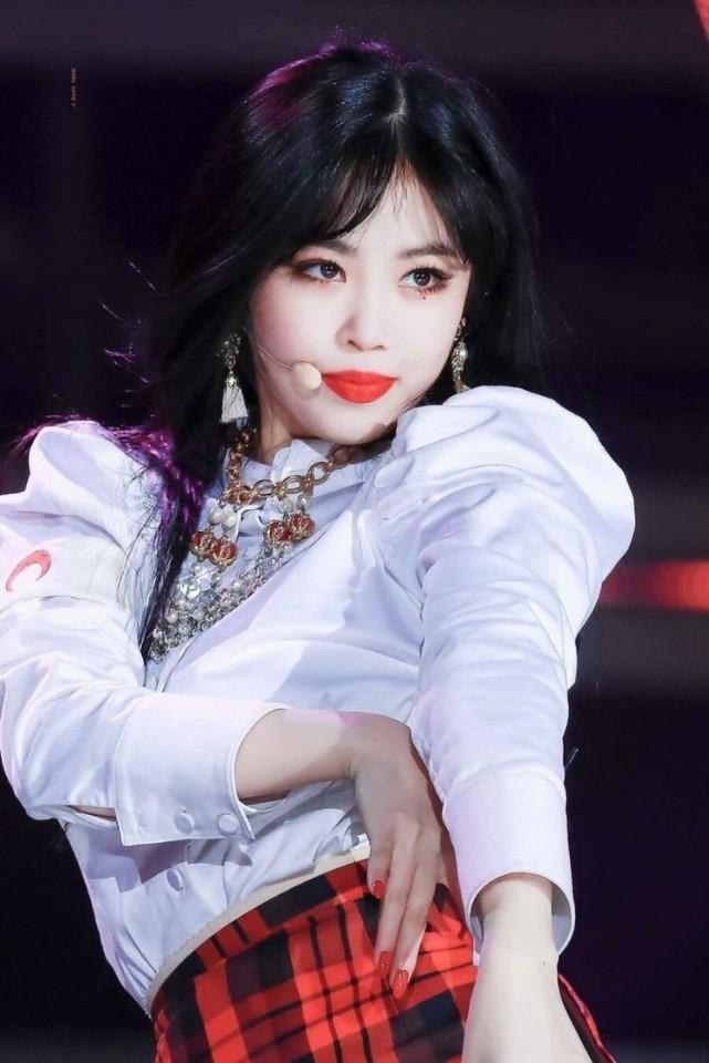 나 이 사진 보고 현아인줄 알았는데 수진이었음; 찐 큐브상