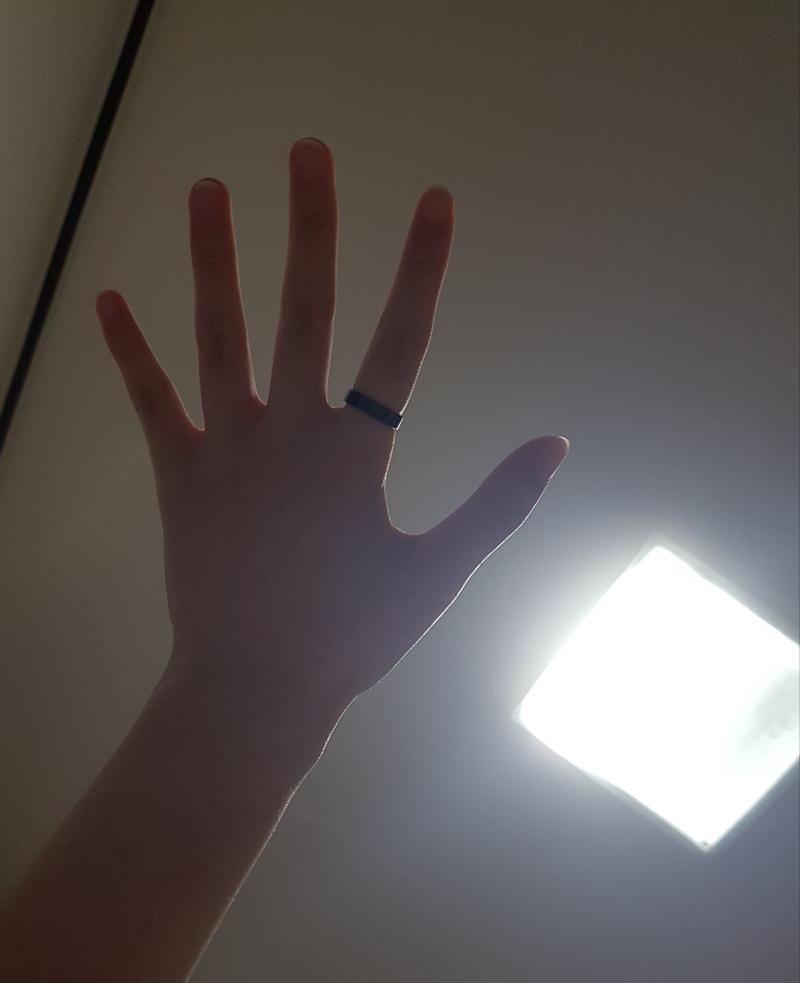 >>984 +내가 항상 왼손에 반지를 끼고다니는데 시계도 왼손에 찰거라...!안이상 할까??