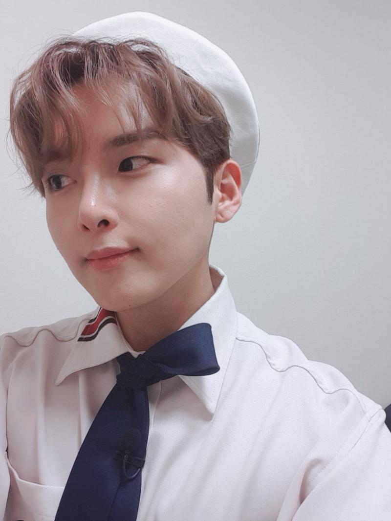 령구 당신 요정이 분명해 사람인척하기만해봐 뚜까뚜까 해버릴꺼야 루카스 ㄹㅇ 중국과 태국 혼혈이라고? 구라까고 앉았네 야 황욱희 당신 걍 혼혈 아