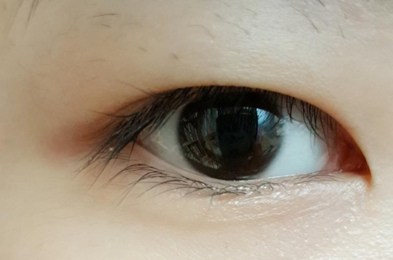 그냥 눈 끌어올린눈